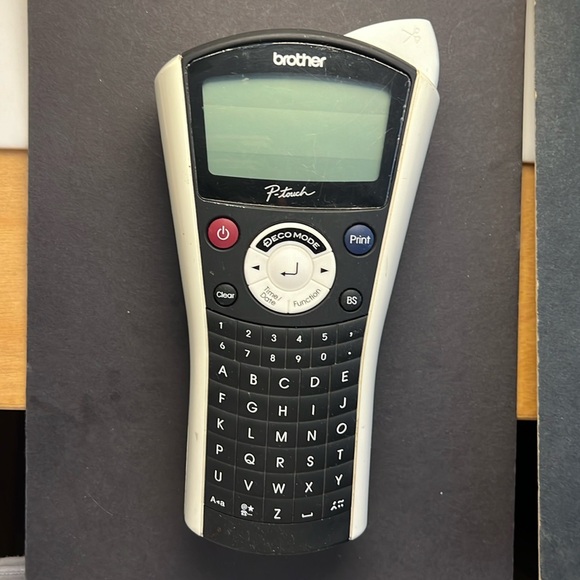 Brother P-Touch Portable Label Maker(PT-1090) - Picture 1 of 4